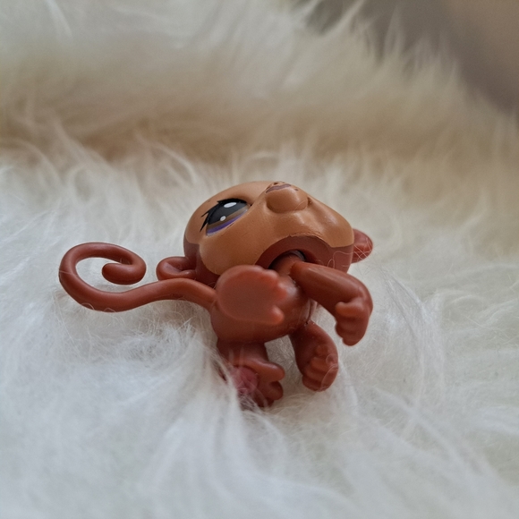 Littlest Pet Shop | Brown cute monkey *paint chipped* - Picture 3 of 11
